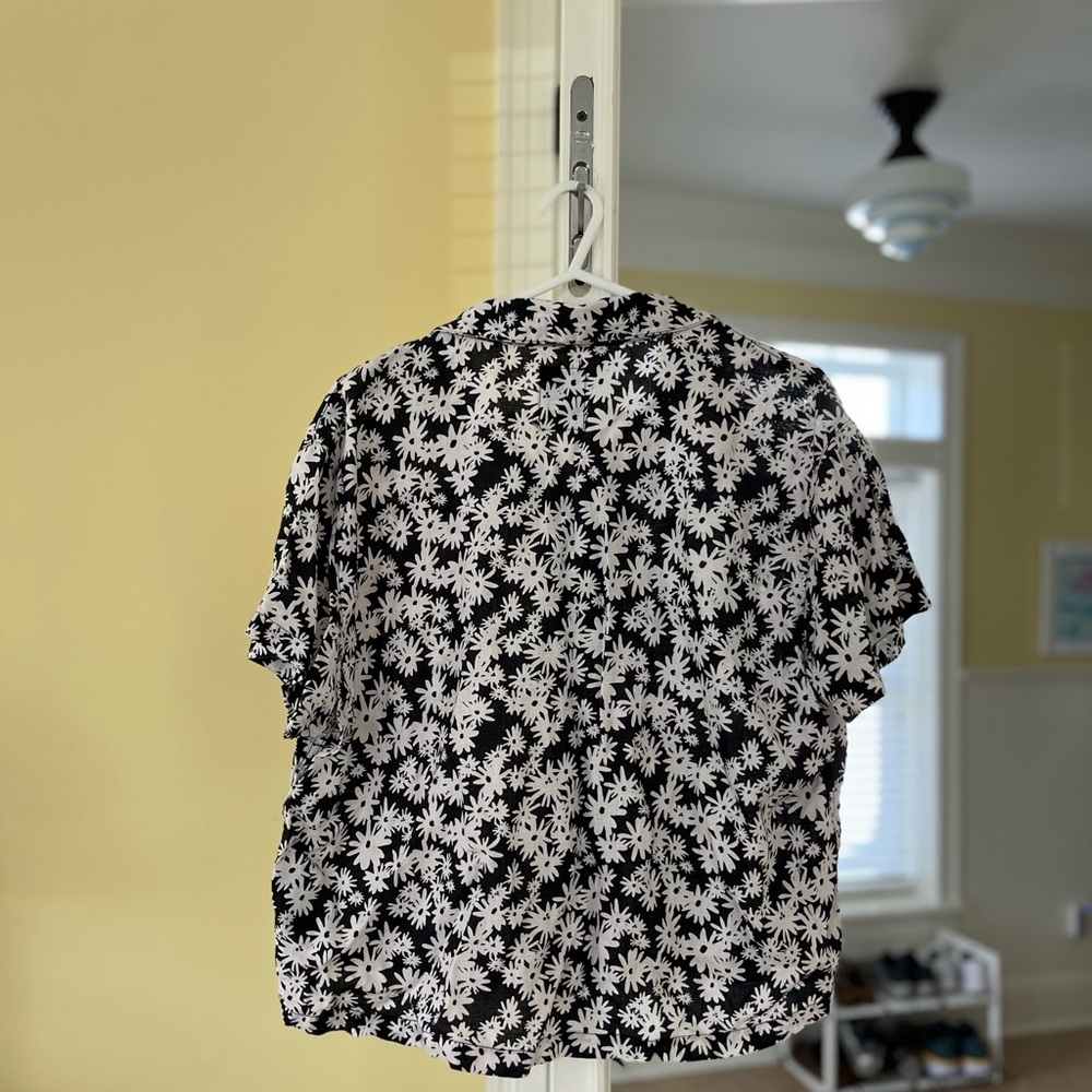 afends button-up top - Picture 2 of 3